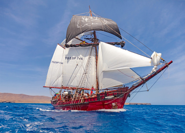 the-ship-fisheye-lens-the-ship-at-sea-atyla-ship-foundation-237